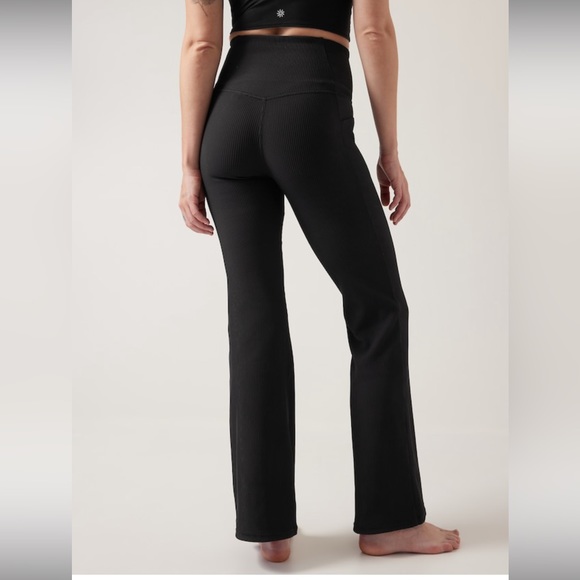 Athleta, super cute pants. Really comfortable - Picture 3 of 6